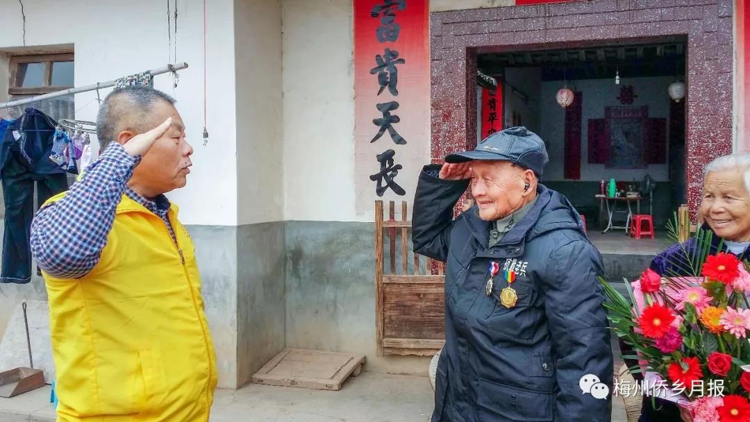 李建華與抗戰老兵的故事：為英雄盡孝道，為后世傳善行