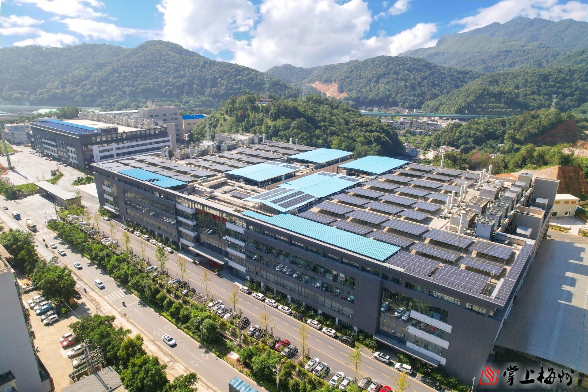 深耕銅箔創(chuàng)佳績 向“新”而行促蝶變——記全國工業(yè)和信息化系統(tǒng)先進(jìn)集體廣東盈華電子科技有限公司